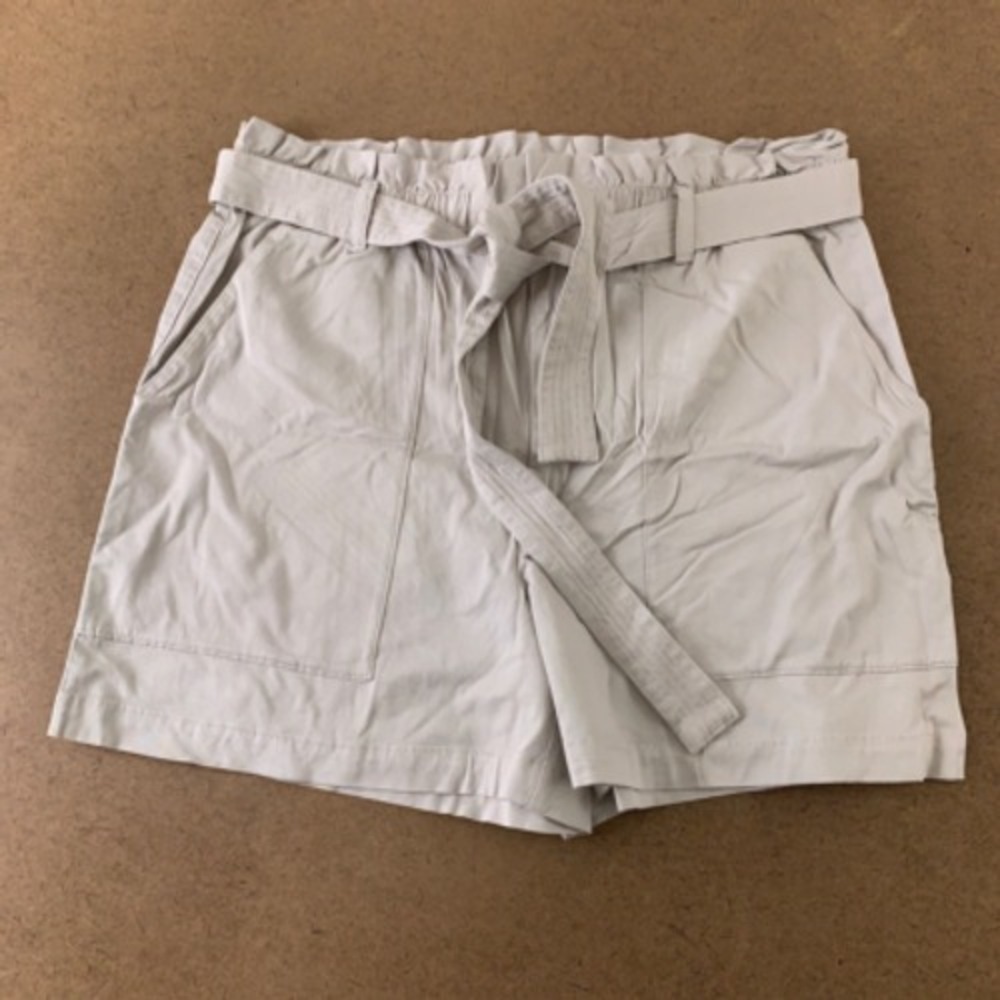 Banana Republic Womens Jean Shorts Gray Pockets Light Wash Belted Pleated 16 New